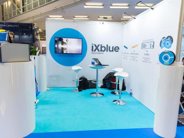 iX blue stand